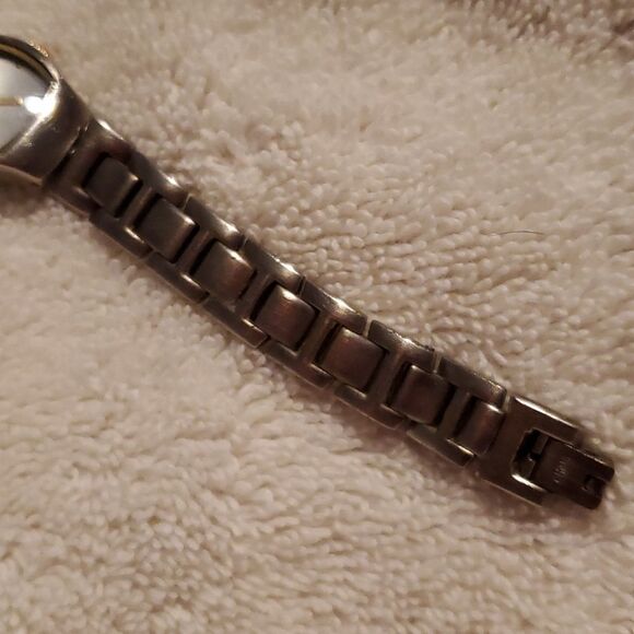 Nine West Analog Watch Silver & Two-Tone Interchangeable Flip Metal Band 9W/1273 - Picture 6 of 9